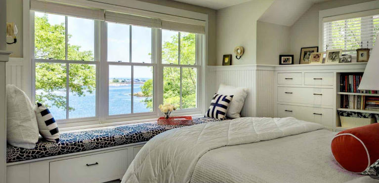 beach cottage themed bedroom