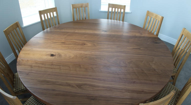 round dining table for 8