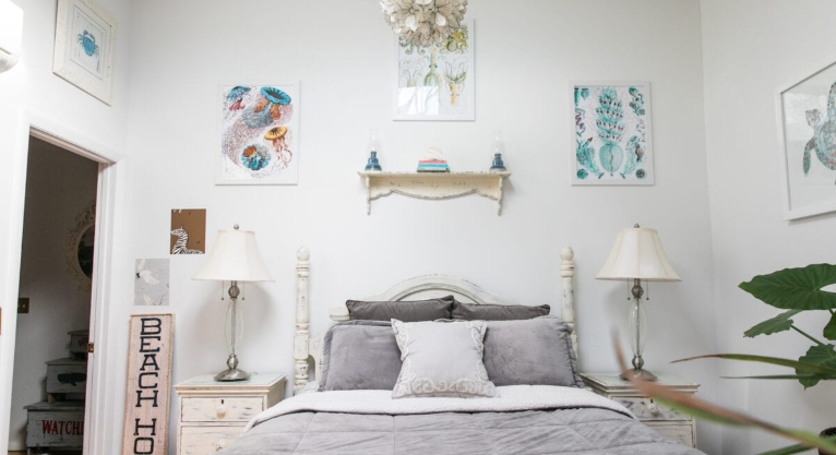 beachy guest room