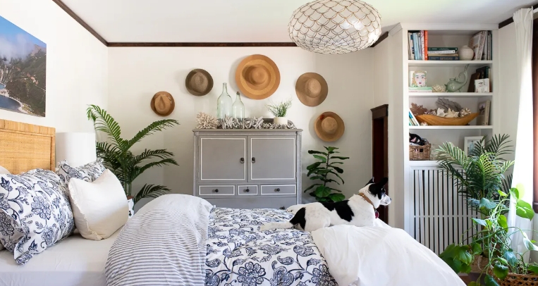 beachy guest bedroom