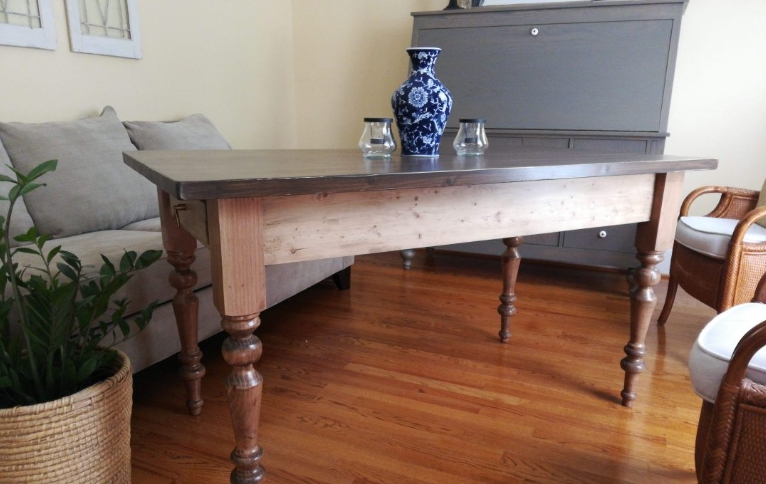 turned leg dining table