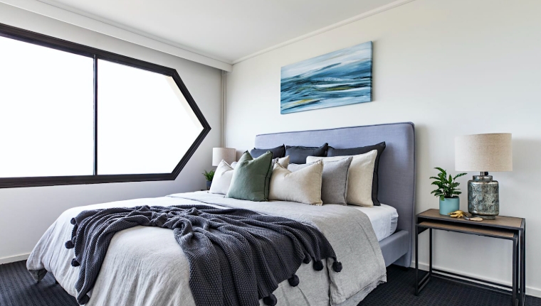 grey coastal bedroom ideas