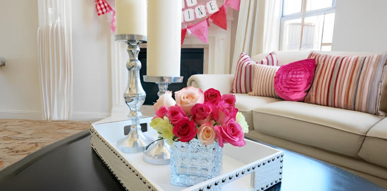 Valentine’s Day Coffee Table Decor Ideas