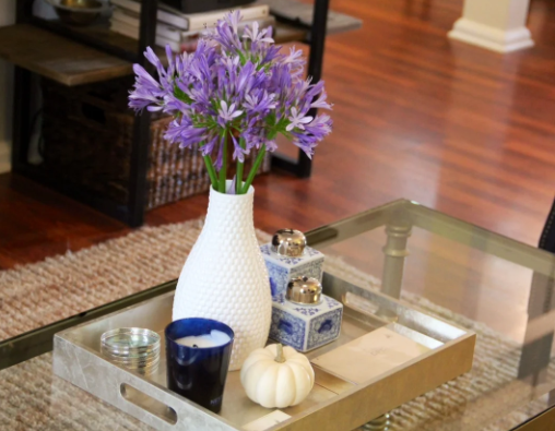 How to Decorate a Coffee Table with Candles