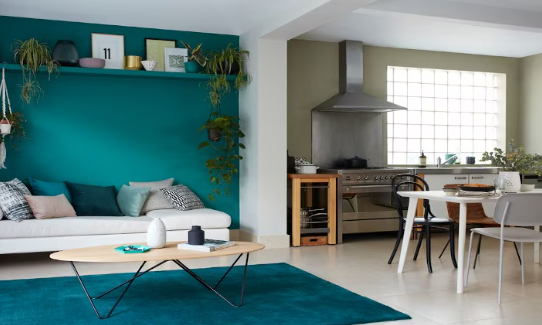 Statement color ideas for small living rooms