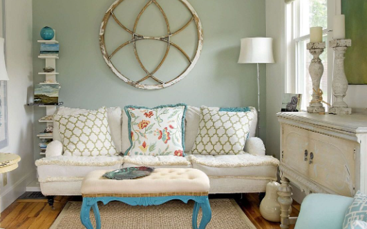 Space-saving color tricks for small living rooms