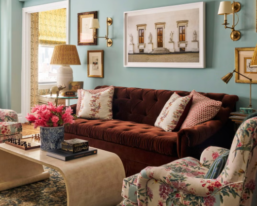 Subtle color contrasts for small living rooms