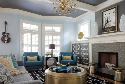 Color schemes with metal accents in small living rooms